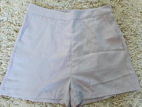 High-waisted short van NLY Trend - Maat XL, Kleding | Dames, Broeken en Pantalons, Zo goed als nieuw, Maat 46/48 (XL) of groter