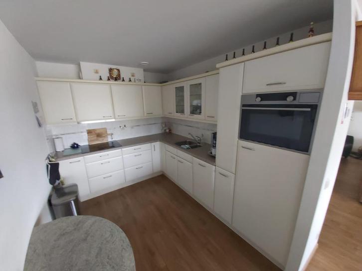 Hoek keuken met koelkast en boiler, Huis en Inrichting, Keuken | Complete keukens, Gebruikt, Hoekkeuken, Crème, Composiet, Ophalen