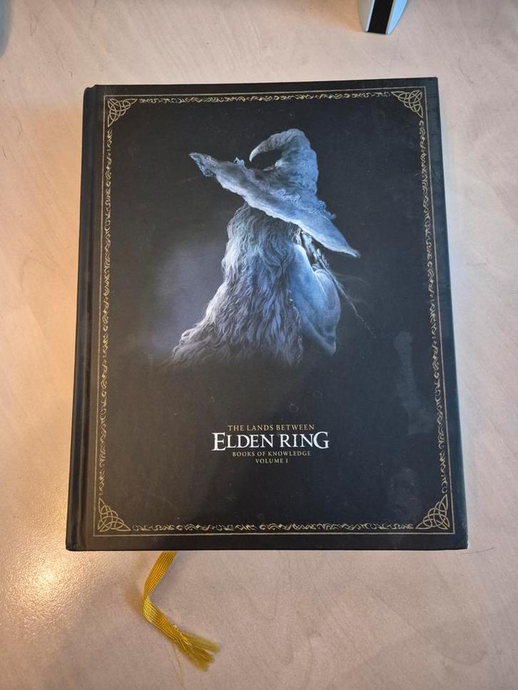 Elden Ring Books of Knowledge Vol. 1, Spelcomputers en Games, Games | Overige, Zo goed als nieuw, Ophalen of Verzenden