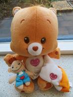 Care Bears Troetelbeer met popje knuffeldoekje luierbroekje, Ophalen of Verzenden, Zo goed als nieuw, Beer