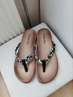 Nieuwe slippers, Kleding | Dames, Schoenen, Ophalen of Verzenden, Nieuw
