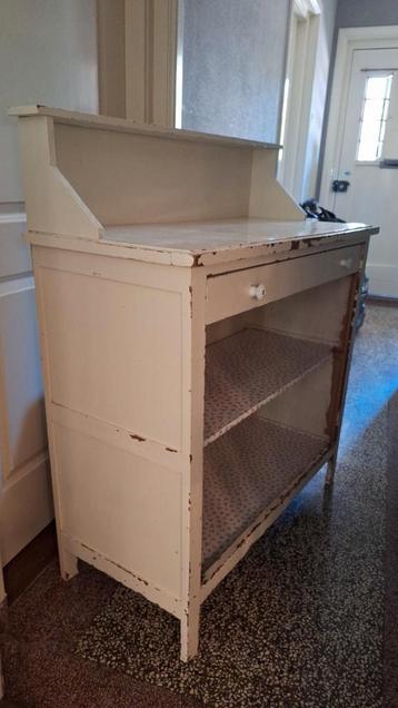 Commode brocante beschikbaar voor biedingen