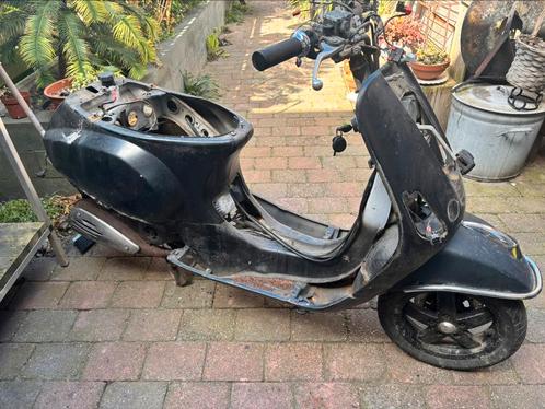 Frame vespa S zonder wok met kenteken, Fietsen en Brommers, Brommeronderdelen | Scooters, Gebruikt, Vespa, Frame, Ophalen