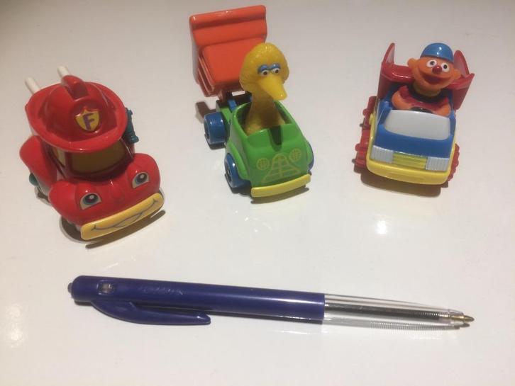 3x TV kinderserie speelgoed autootjes Ernie, Pino & Fireman., Hobby en Vrije tijd, Modelauto's | 1:43, Zo goed als nieuw, Auto