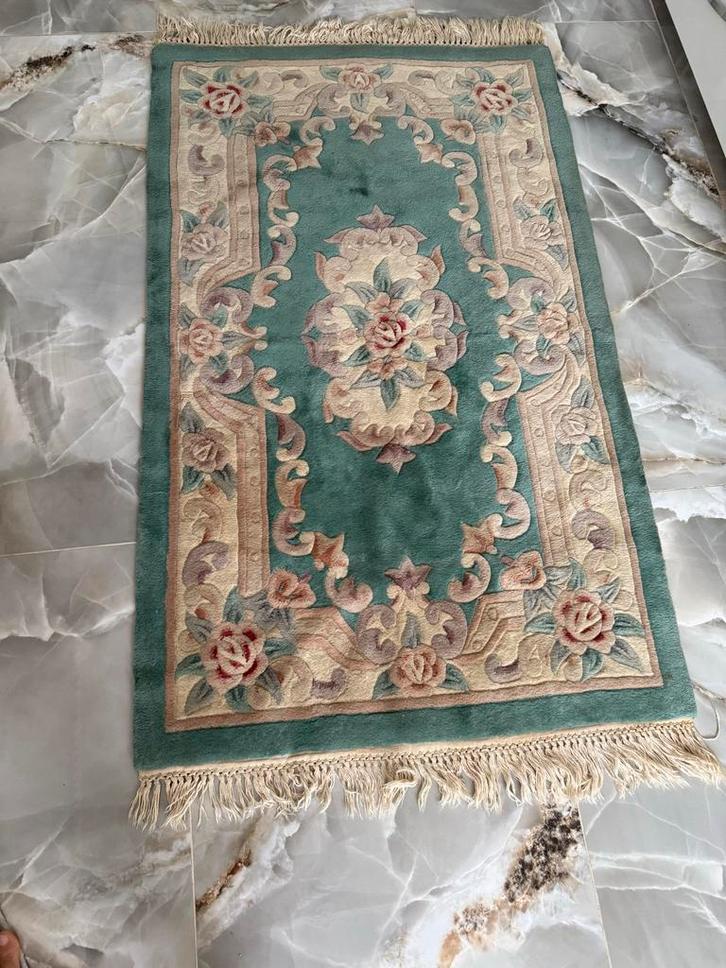 Vintage Tapijt - Groen met Bloemmotief, Huis en Inrichting, Stoffering | Tapijten en Kleden, Gebruikt, 50 tot 100 cm, Rechthoekig