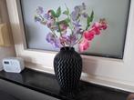 Mooie plastic vaas, Huis en Inrichting, Woonaccessoires | Vazen, Ophalen of Verzenden, Zo goed als nieuw, Zwart, Minder dan 50 cm