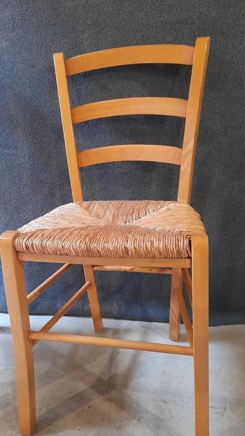 Bistrostoelen beschikbaar voor biedingen