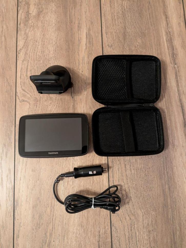 TomTom GO 5200 Wifi Bluetooth, Auto diversen, Autonavigatie, Zo goed als nieuw, Ophalen of Verzenden