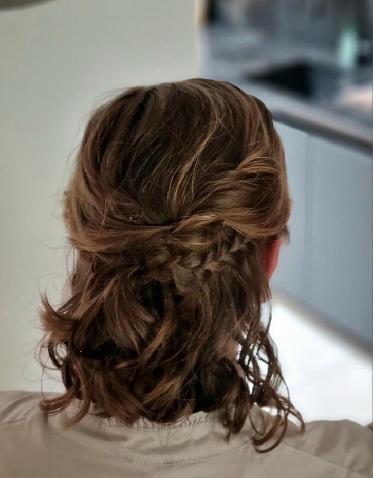 Bruidskapsel, feestkapsel, Sieraden, Tassen en Uiterlijk, Uiterlijk | Haarverzorging, Zo goed als nieuw, Ophalen of Verzenden