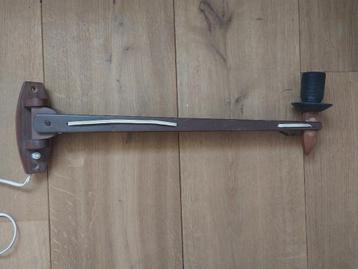 Houten lamp arm vintage beschikbaar voor biedingen