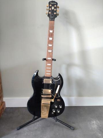 Epiphone sg met vibrola zwart / goud met veel accessoires  beschikbaar voor biedingen