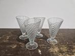 4 leuke glazen ijscoupes in de vorm van een wafel, Huis en Inrichting, Keuken | Servies, Glas, Overige stijlen, Glas of Glazen