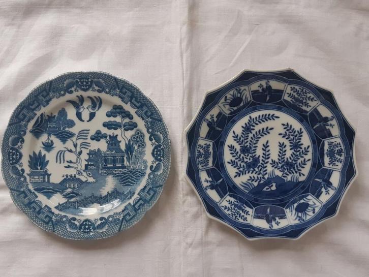 China: delftsblauw wandbord wilgen-motief + 12-kantig bord, Antiek en Kunst, Antiek | Wandborden en Tegels, Ophalen of Verzenden