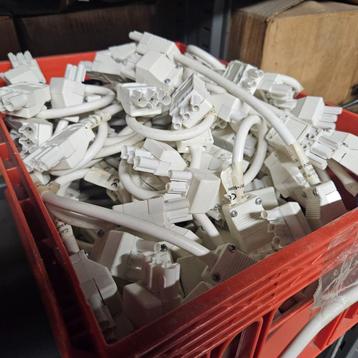 Korte verbindingskabels voor stekkerdozen bureau doorkoppel beschikbaar voor biedingen