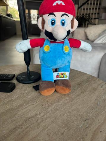 Mario knuffel van de film beschikbaar voor biedingen