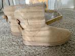 pantoffel-laarsjes mt. 37, Ophalen, Beige, Overige typen, Zo goed als nieuw
