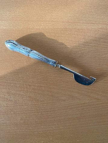 Antiek Citrusmesje/Schiller met Zilver Handvat beschikbaar voor biedingen