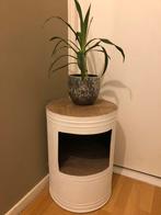 Toffe bijzet tafel / nachtkastje van vat, Huis en Inrichting, Tafels | Bijzettafels, Minder dan 55 cm, Gebruikt, Metaal of Aluminium