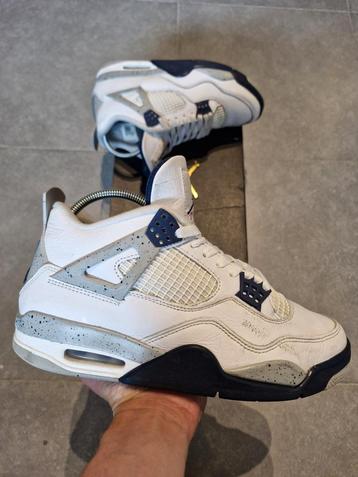 Jordan 4 Retro Midnight Navy (42.5) beschikbaar voor biedingen