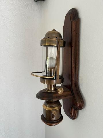 Vintage wandlamp beschikbaar voor biedingen
