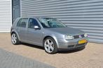 Volkswagen Golf 1.6 75KW AUT 2003 Grijs airco, Auto's, Zwart, 4 cilinders, Metallic lak, 12 km/l