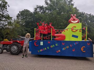 Versierde wagen, feestwagen, carnavalswagen beschikbaar voor biedingen