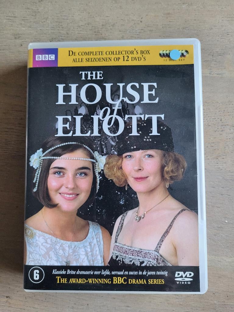 DVD The house of Elliott seizoen 1,2,3,4! in 1 box BBC, Vanaf 12 jaar, Ophalen of Verzenden, Zo goed als nieuw, Drama