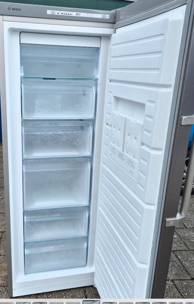 2 keer vrieskast Bosch no frost 6 laden / 4 laden, Witgoed en Apparatuur, Vriezers en Diepvrieskisten, Gebruikt, Vrijstaand, Vrieskast