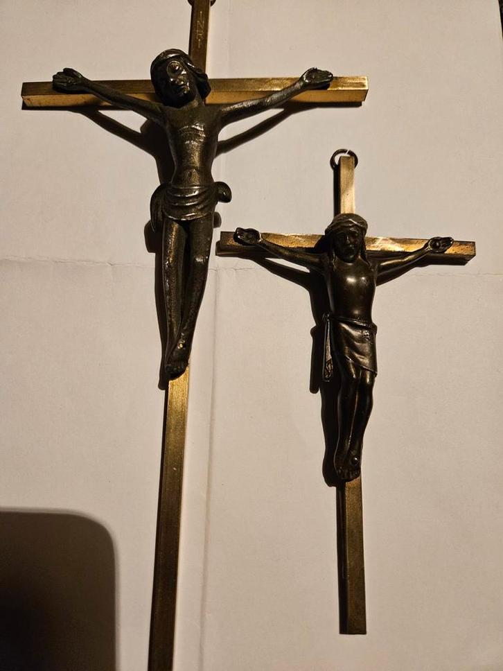 Twee Antieke Kruisbeelden, Antiek en Kunst, Antiek | Religie, Ophalen