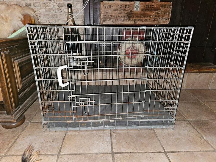 Hondenbench maat L 90x60x70cm, Dieren en Toebehoren, Hondenbenches, Zo goed als nieuw, Ophalen of Verzenden