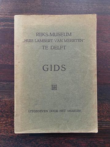 Rijksmuseum Delft Gids - Tegels en Tegeltableaus beschikbaar voor biedingen