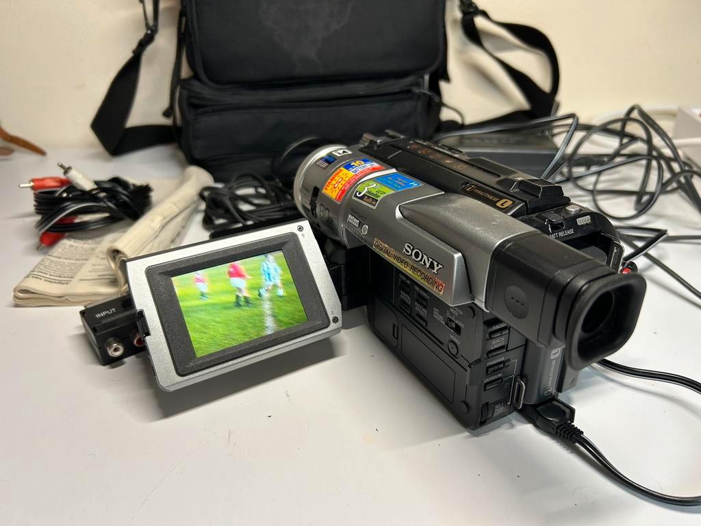 SONY DCR-TRV210E 中古　ヨーロッパ　PAL方式対応 SONY DCR-TRV210E 中古 ヨーロッパ PAL方式対応 SONY DCR