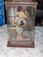 Harry Potter Dobby the House elf in vitrine, Verzamelen, Harry Potter, Beeldje of Buste, Ophalen of Verzenden, Zo goed als nieuw