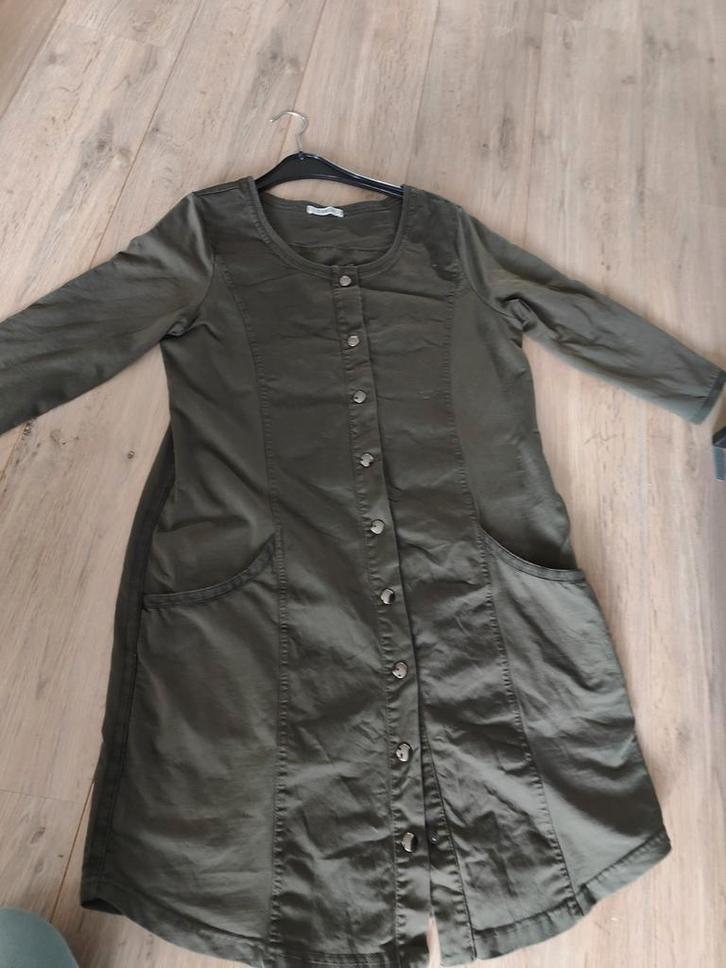 Transfer legergroen stretched jurkje L-Xl casual dress, Kleding | Dames, Jurken, Zo goed als nieuw, Maat 42/44 (L), Groen, Boven de knie