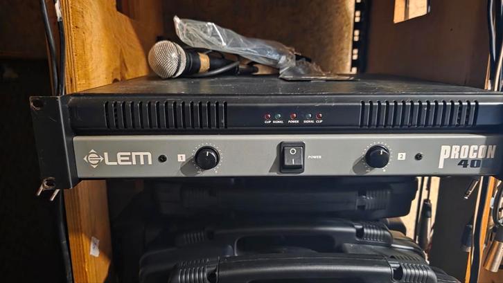 LEM Procon 400 power versterker 550W RMS, Muziek en Instrumenten, Versterkers | Keyboard, Monitor en PA, Gebruikt, P.A., 500 tot 1000 watt