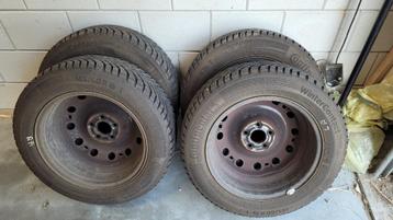Winterbanden op stalen velg 5x100 beschikbaar voor biedingen