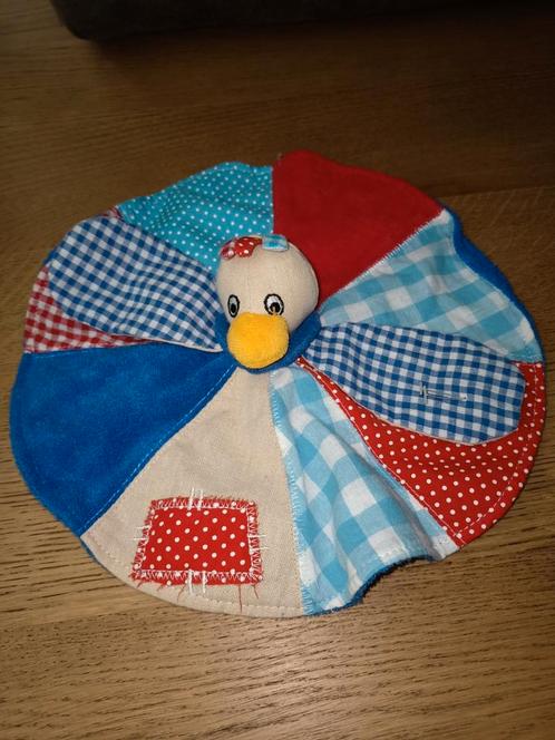 Knuffeldoek lief, eend, blauw rood wit beige, rond lijf, Kinderen en Baby's, Speelgoed | Babyspeelgoed, Zo goed als nieuw, Overige typen