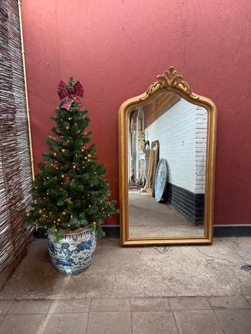 Vergulde kuif spiegel beschikbaar voor biedingen