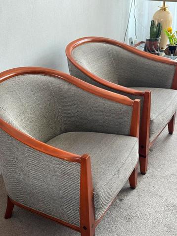 Vintage fauteuils beschikbaar voor biedingen