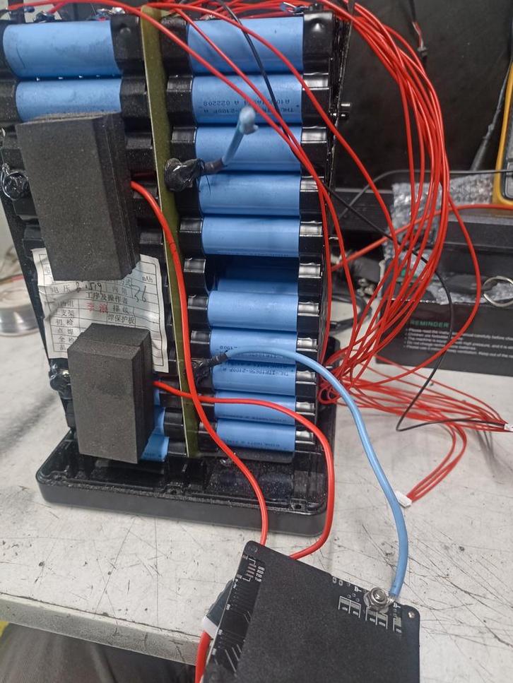 Accu herstel en revisie, Fietsen en Brommers, Brommeronderdelen | Algemeen, Zo goed als nieuw, Overige typen, Ophalen