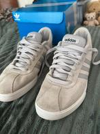 Grijze Adidas sneakers, maat 40 2/3, Ophalen of Verzenden, Zo goed als nieuw, Grijs, Sneakers of Gympen