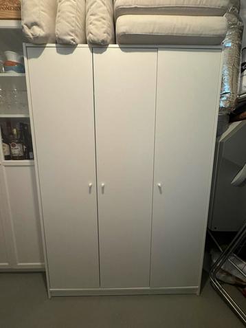 IKEA KLEPPSTAD Kledingkast met 3 deuren, wit, 117x176 cm beschikbaar voor biedingen