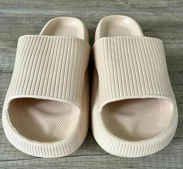 clowdpillow flops 36-37 beschikbaar voor biedingen
