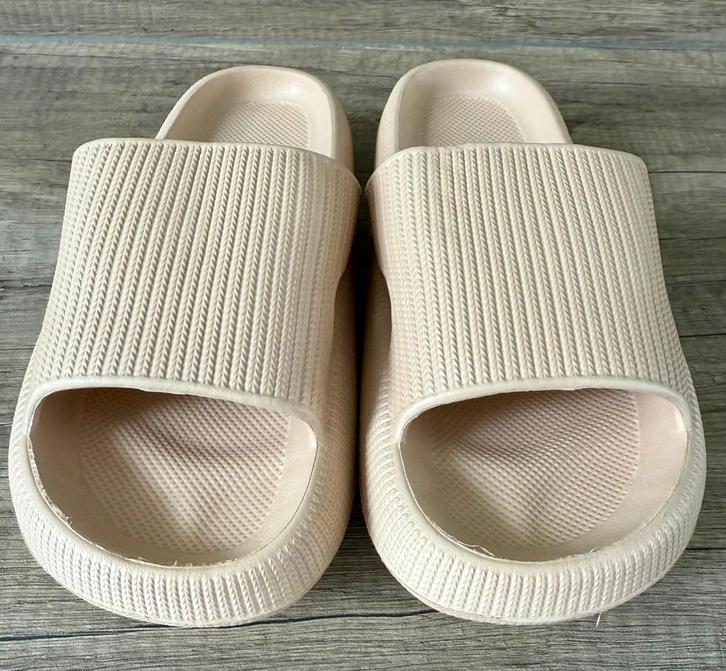 clowdpillow flops 36-37, Watersport en Boten, Watersportkleding, Nieuw, Zeil- of Surfschoenen, Dame of Heer, Ophalen of Verzenden
