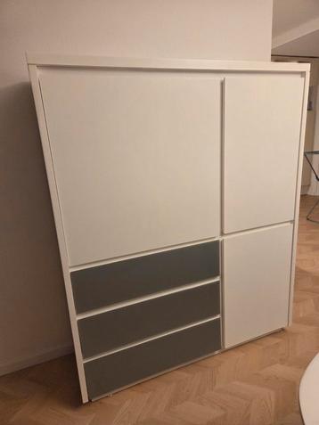 Moderne Xooon Kast met Lades beschikbaar voor biedingen