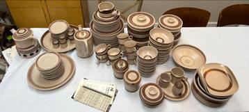 Zaalberg Hollands aarde werk compleet servies beschikbaar voor biedingen