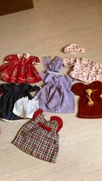 Koffertje met poppen kleertjes, Ophalen of Verzenden