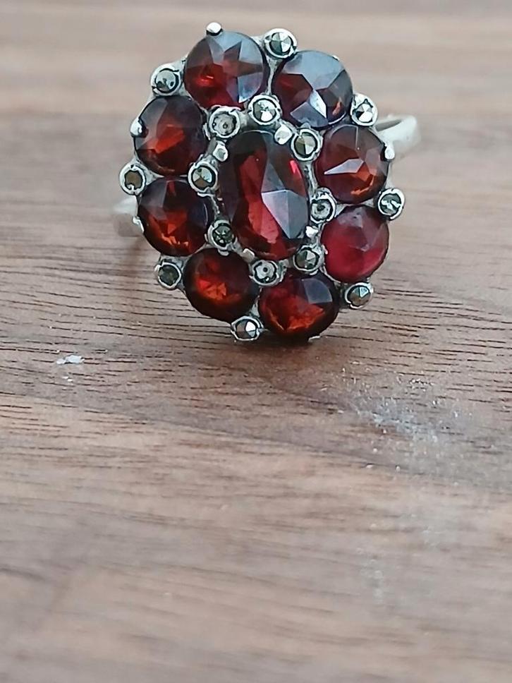 Zilveren ring met granaat - maat 16.9, Sieraden, Tassen en Uiterlijk, Ringen, Nieuw, Dame, Kleiner dan 17, Zilver, Zilver, Met edelsteen