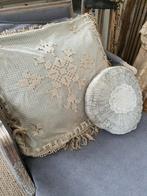 antiek LICHTBLAUW/CREME KLEEDJE ter decoratie, Ophalen of Verzenden