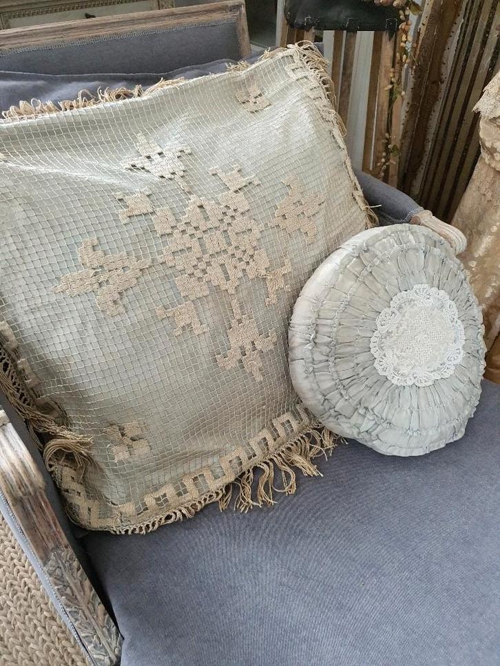 antiek LICHTBLAUW/CREME KLEEDJE ter decoratie, Antiek en Kunst, Antiek | Kleden en Textiel, Ophalen of Verzenden